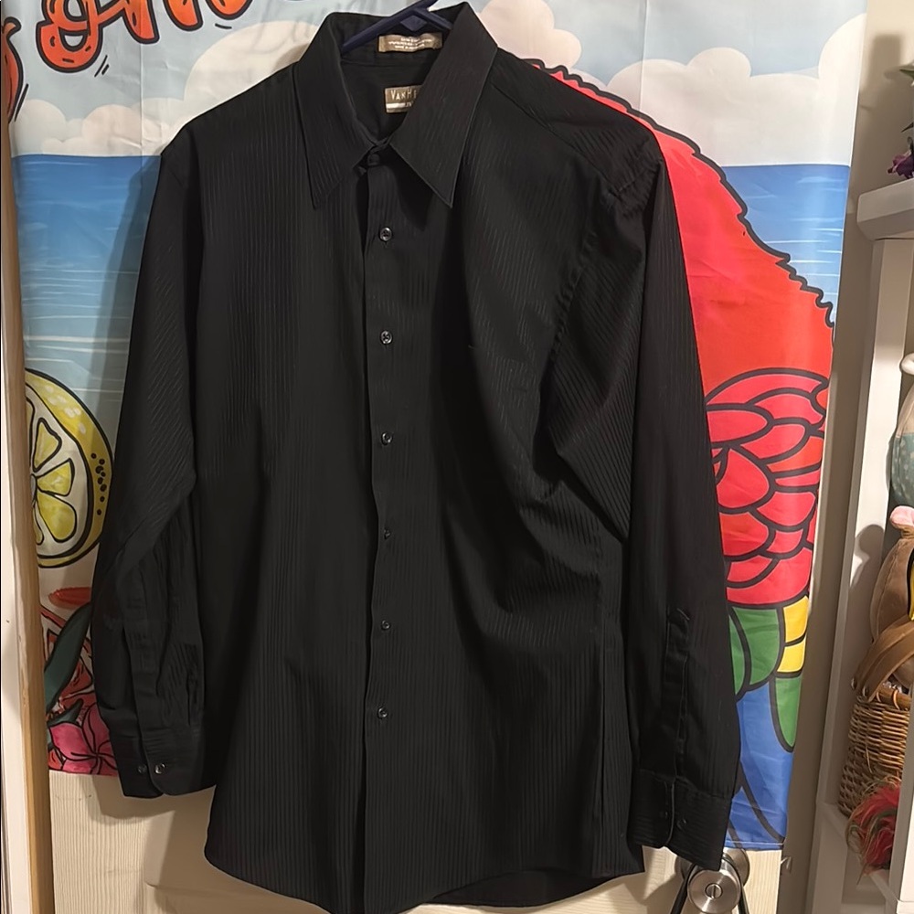 VanHeusen Black Long-Sleeve Dress Shirt Classic Design
